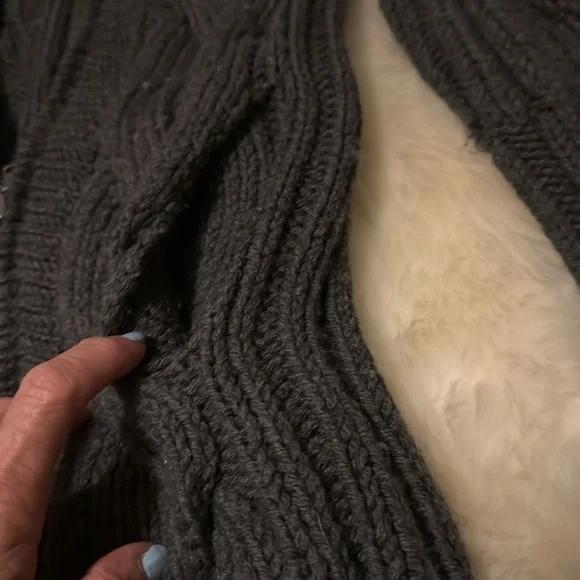 Ugh extra small 100% wool sweater with a shearing lamb for hood gray color